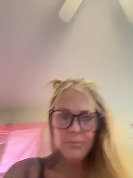 Snapshot of tattoobarbiexox chatting on 2, 10, 2025 tattoobarbiexox online show from 2, 10, 2025