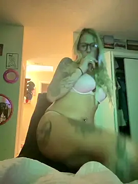 Snapshot of tattoobarbiexox chatting on 31, 10, 2025 tattoobarbiexox online show from 31, 10, 2025