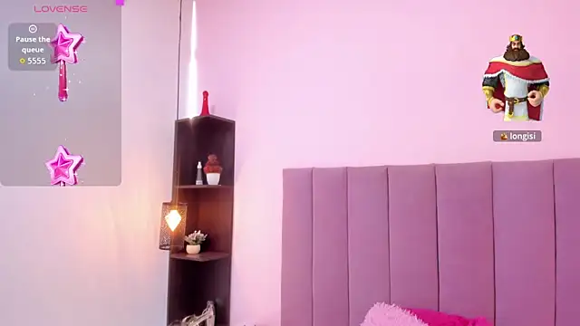 HoollyHendrix online show from 29, 10, 2025