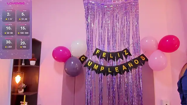 HoollyHendrix online show from 1, 11, 2025