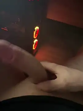 Snapshot of jstntz chatting on 18, 12, 2025 jstntz online show from 18, 12, 2025