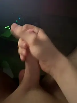 Snapshot of jstntz chatting on 3, 4, 2026 jstntz online show from 3, 4, 2026