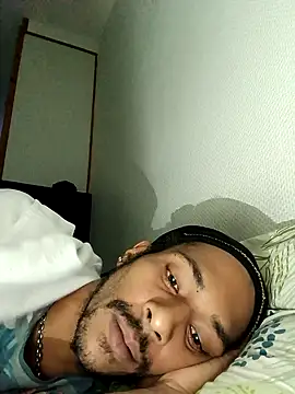 Snapshot of Mikaaa97 chatting on 7, 10, 2025 Mikaaa97 online show from 7, 10, 2025