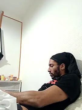 Snapshot of Mikaaa97 chatting on 16, 12, 2025 Mikaaa97 online show from 16, 12, 2025