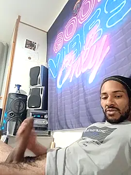 Snapshot of Mikaaa97 chatting on 5, 4, 2026 Mikaaa97 online show from 5, 4, 2026