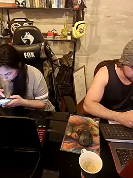 Snapshot of BunnyAndZek chatting on 28, 10, 2025 BunnyAndZek online show from 28, 10, 2025