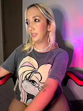 Snapshot of Isa_klein chatting on 12, 10, 2025 Isa klein online show from 12, 10, 2025