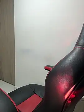 Snapshot of Isa_klein chatting on 25, 11, 2025 Isa klein online show from 25, 11, 2025