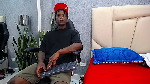 Snapshot of SkylerBigxxx chatting on 30, 9, 2025 SkylerBigxxx online show from 30, 9, 2025