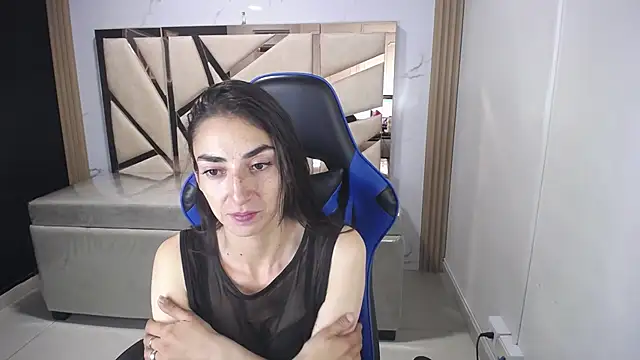 Maily a  online show from 5, 12, 2025