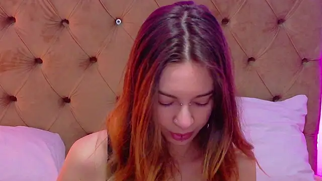 CoraVex online show from 11, 4, 2026