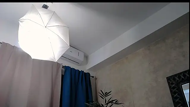 Snapshot of SaraElise chatting on 10, 5, 2026 SaraElise online show from 10, 5, 2026