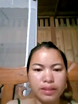 emly-xinh18 online show from 16, 9, 2025