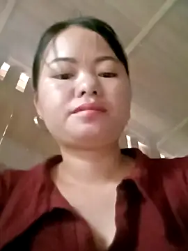 emly-xinh18 online show from 1, 10, 2025