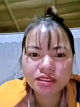 emly-xinh18 online show from 23, 10, 2025