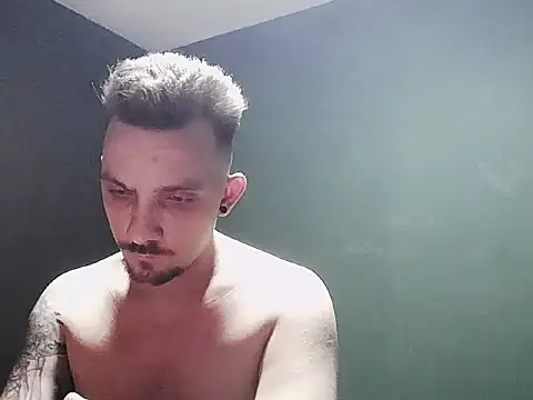 guesswhatbitch online show from 4, 10, 2025