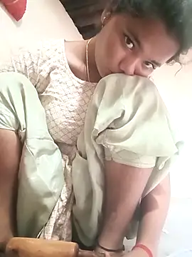 Hot Shredha online show from 28, 9, 2025