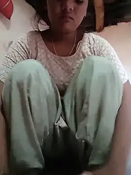 Hot Shredha online show from 30, 9, 2025