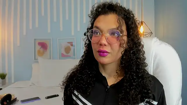 SweetStarr  online show from 2, 10, 2025