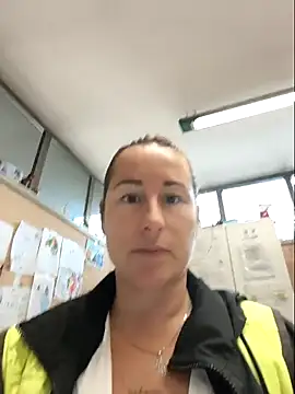 bichota85 online show from 3, 10, 2025