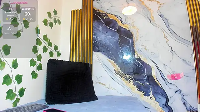 Snapshot of brittanyy20 chatting on 7, 10, 2025 brittanyy20 online show from 7, 10, 2025