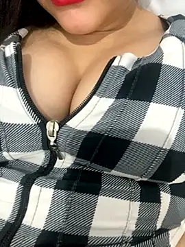 Snapshot of biancas80908 chatting on 18, 11, 2025 biancas80908 online show from 18, 11, 2025