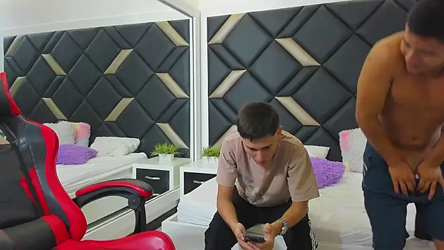 Hot Threesomee online show from 27, 11, 2025