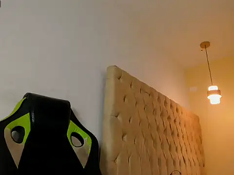 Snapshot of Dakota_x18 chatting on 2, 10, 2025 Dakota x18 online show from 2, 10, 2025