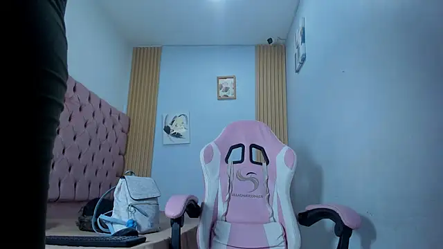 Snapshot of Dakota_x18 chatting on 14, 11, 2025 Dakota x18 online show from 14, 11, 2025