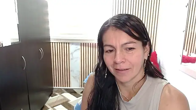 Snapshot of camilavargas_ chatting on 2, 6, 2026 camilavargas online show from 2, 6, 2026