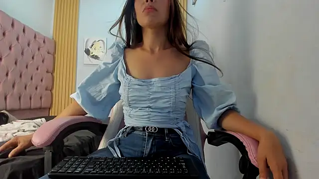 Snapshot of Naomis_35 chatting on 26, 11, 2025 Naomis 35 online show from 26, 11, 2025