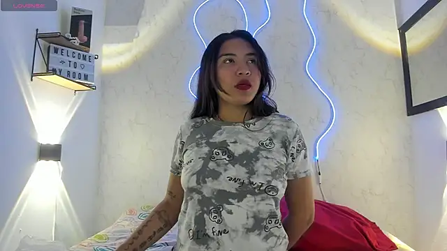 Snapshot of Cata_chs chatting on 24, 11, 2025 Cata chs online show from 24, 11, 2025