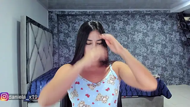 Snapshot of Daniela_x19 chatting on 18, 7, 2026 Daniela x19 online show from 18, 7, 2026