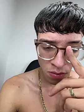 Snapshot of arthurdavies chatting on 16, 12, 2025 arthurdavies online show from 16, 12, 2025