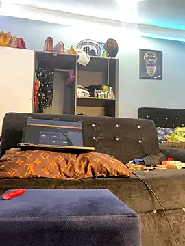 Snapshot of Daavikolovivi chatting on 24, 11, 2025 Daavikolovivi online show from 24, 11, 2025