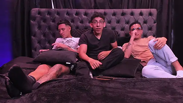 Snapshot of axel_vega chatting on 3, 2, 2026 axel vega online show from 3, 2, 2026