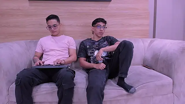 Snapshot of axel_vega chatting on 4, 2, 2026 axel vega online show from 4, 2, 2026