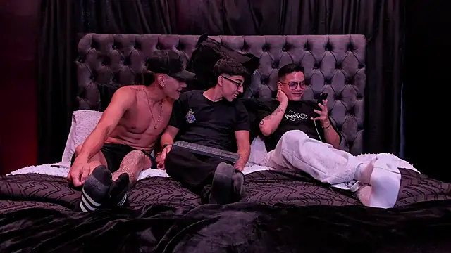 Snapshot of axel_vega chatting on 6, 2, 2026 axel vega online show from 6, 2, 2026