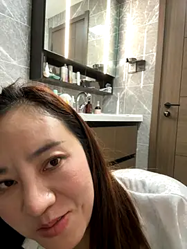 Kayla-love online show from 11, 11, 2025