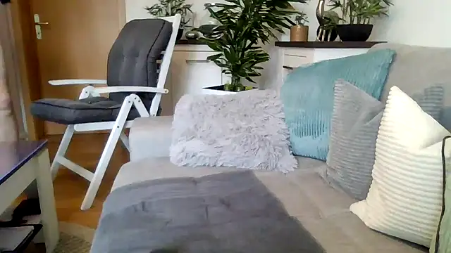 Snapshot of pup_benji chatting on 9, 5, 2026 pup benji online show from 9, 5, 2026