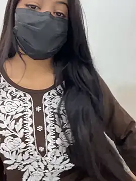 Snapshot of Rihana_01 chatting on 18, 11, 2025 Rihana 01 online show from 18, 11, 2025