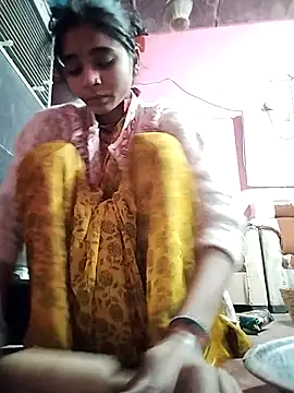 Snapshot of R_Roshni chatting on 18, 12, 2025 R Roshni online show from 18, 12, 2025