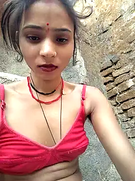 Snapshot of R_Roshni chatting on 4, 6, 2026 R Roshni online show from 4, 6, 2026