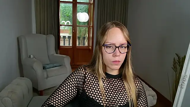 Snapshot of Naughty_Kitti chatting on 13, 10, 2025 Naughty Kitti online show from 13, 10, 2025
