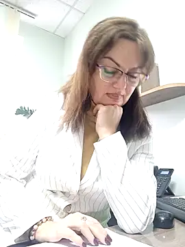 Snapshot of ValeriaLove43211 chatting on 14, 11, 2025 ValeriaLove43211 online show from 14, 11, 2025