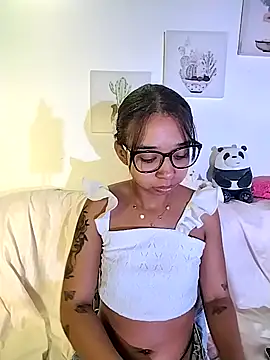 Suzanelee1 online show from 1, 10, 2025