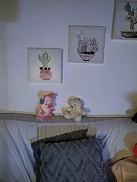 Suzanelee1 online show from 5, 10, 2025