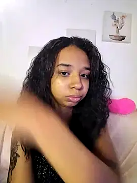 Suzanelee1 online show from 2, 12, 2025