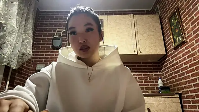 EmmaLeexth online show from 13, 11, 2025