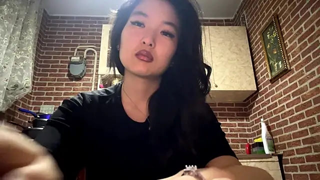 EmmaLeexth online show from 10, 1, 2026